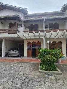 Casa de Condomínio com 3 Quartos à venda, 180m² no Camboinhas, Niterói