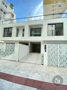 Casa com 3 Quartos à venda, 220m² no Centro, Balneário Camboriú