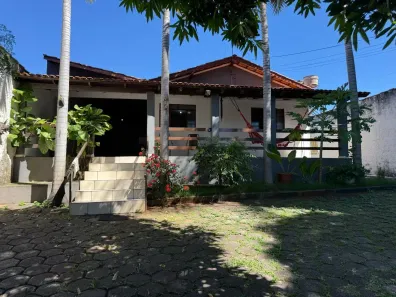 Casa com 4 Quartos à venda, 206m² no Setor Urias Magalhães, Goiânia
