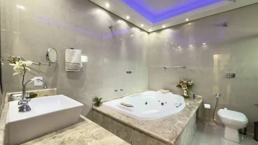 Casa com 4 Quartos à venda, 245m² no Cajuru, Curitiba