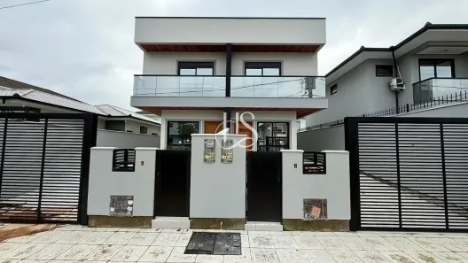 Sobrado com 3 Quartos à venda, 130m² no Nova Palhoça, Palhoça