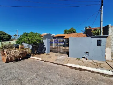 Casa com 3 Quartos para alugar, 185m² no Jardim Universitário, Cuiabá