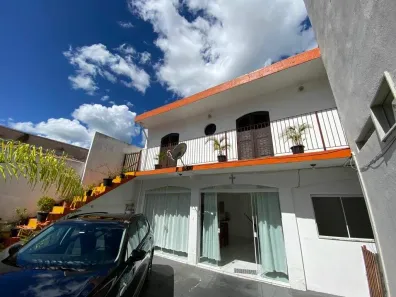 Sobrado com 4 Quartos à venda, 160m² no Centro, Guararema