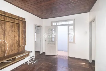 Casa com 2 Quartos para alugar, 120m² no Floresta, Porto Alegre