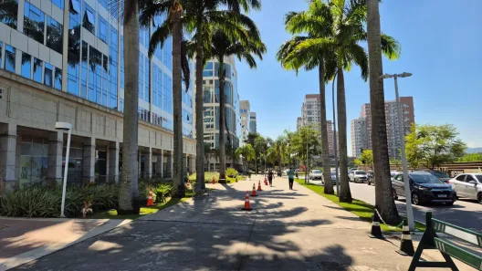 Sala Comercial para alugar, 923m² no Barra Olímpica, Rio de Janeiro