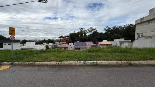 Lote/Terreno à venda, 300m² no Jardim Gramadão I, Jundiaí