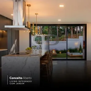 Casa de Condomínio com 3 Quartos à venda, 230m² no Santa Cândida, Curitiba