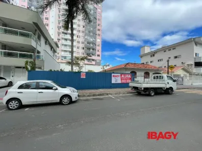 Lote/Terreno para alugar, 360m² no Campinas, São José