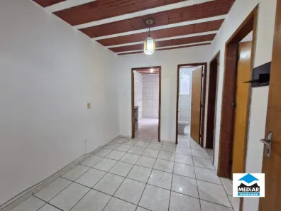 Casa com 2 Quartos para alugar, 30m² no Santa Tereza, Belo Horizonte