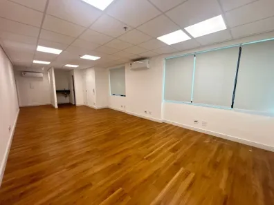 Sala Comercial para alugar, 150m² no Vila Cordeiro, São Paulo