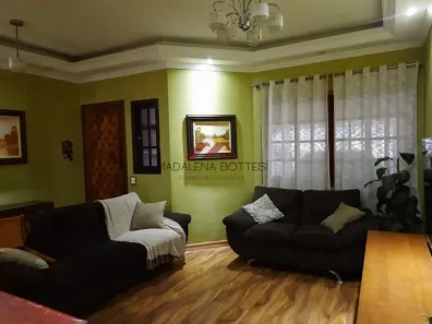 Casa com 2 Quartos à venda, 115m² no Jardim Layr, Mogi das Cruzes