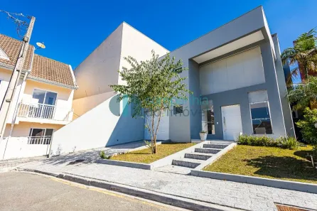 Casa de Condomínio com 3 Quartos à venda, 224m² no Santa Cândida, Curitiba