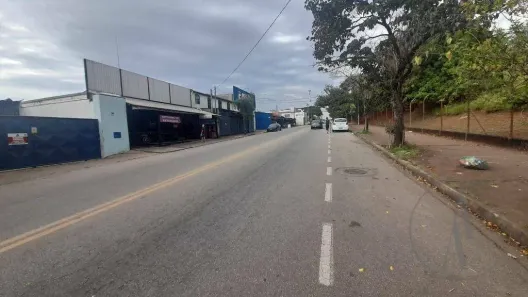Galpão/Depósito/Armazém para venda ou aluguel, 561m² no Jardim Bertanha, Sorocaba