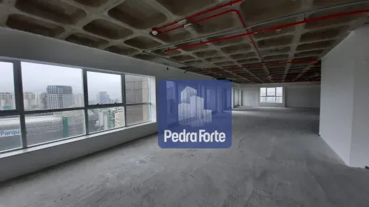 Sala Comercial para alugar, 352m² no Parque Industrial Tomas Edson, São Paulo