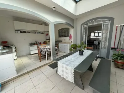 Casa com 3 Quartos à venda, 180m² no Zona Central, Rio Claro