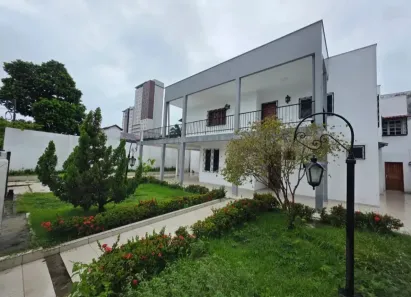 Casa de Condomínio com 4 Quartos para alugar, 800m² no Chapada, Manaus