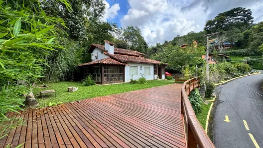 Casa com 4 Quartos à venda, 250m² no Cuiabá, Petrópolis