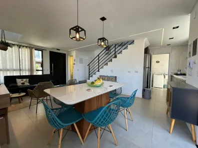 Casa com 3 Quartos para alugar, 175m² no Campeche, Florianópolis