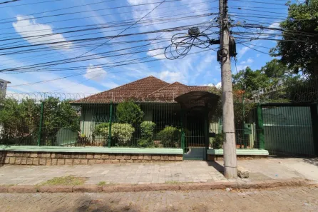 Casa com 3 Quartos à venda, 1009m² no Santo Antônio, Porto Alegre