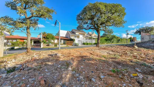 Lote/Terreno à venda, 675m² no Tingui, Curitiba