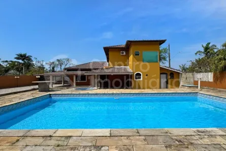 Casa de Condomínio com 5 Quartos à venda, 374m² no Boungaiville, Peruíbe