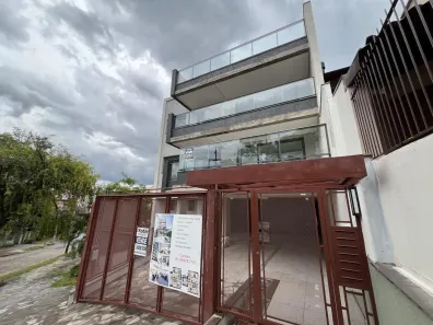 Apartamento com 2 Quartos à venda, 75m² no Três Figueiras, Porto Alegre