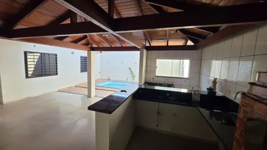 Casa de Condomínio com 3 Quartos à venda, 150m² no Petrópolis, Várzea Grande