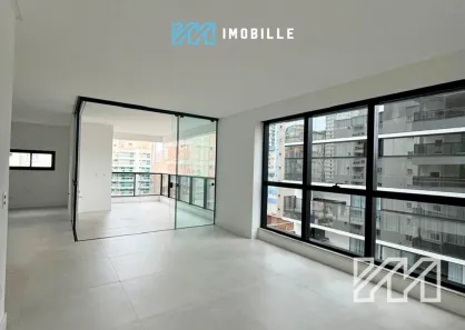 Apartamento com 3 Quartos à venda, 133m² no Meia Praia, Itapema