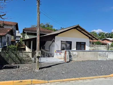Casa com 2 Quartos para alugar, 80m² no Itacolomi, Balneário Piçarras
