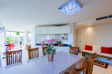 Apartamento com 3 Quartos à venda, 155m² no Jardim Lindóia, Porto Alegre