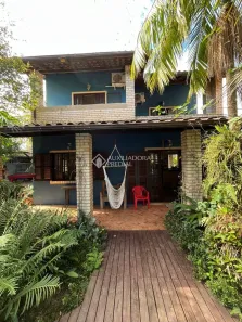 Casa com 3 Quartos à venda, 160m² no Rio Tavares, Florianópolis