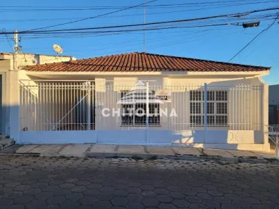 Casa com 3 Quartos para alugar, 180m² no Vila Ginez, Itapetininga