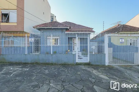 Casa com 4 Quartos à venda, 120m² no Passo da Areia, Porto Alegre
