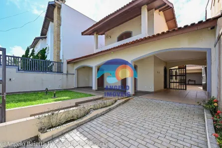 Sobrado com 5 Quartos à venda, 235m² no Centro, Peruíbe