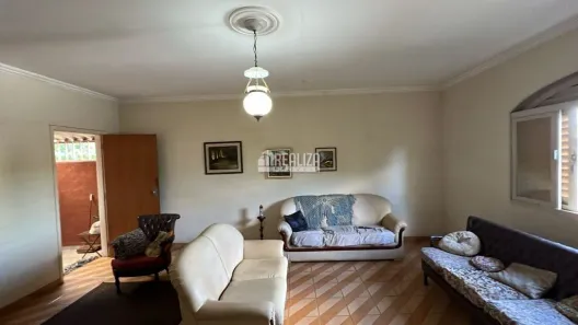 Casa com 3 Quartos à venda, 200m² no Bom Retiro, Uberaba