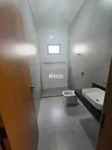 Casa com 3 Quartos à venda, 135m² no Jardim Holanda, Uberlândia