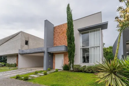 Casa de Condomínio com 4 Quartos para alugar, 229m² no São Braz, Curitiba
