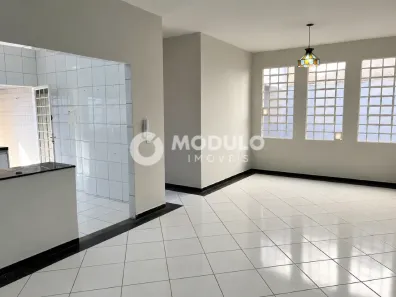 Casa com 4 Quartos para alugar, 175m² no Nova Uberlândia, Uberlândia