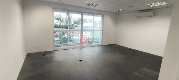 Sala Comercial à venda, 36m² no Santo Amaro, São Paulo