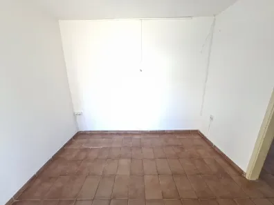 Casa com 2 Quartos para alugar, 65m² no Santa Mônica, Uberlândia