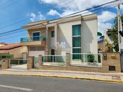 Sobrado com 4 Quartos à venda, 250m² no Centro, Barra Velha