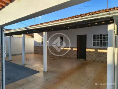 Casa com 3 Quartos à venda, 360m² no bairro Nazaré, Hidrolândia