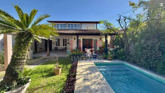 Casa com 4 Quartos à venda, 240m² no Piratininga, Niterói