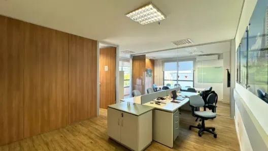 Sala Comercial à venda, 59m² no Três Figueiras, Porto Alegre