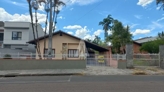 Lote/Terreno à venda, 650m² no Iririú, Joinville
