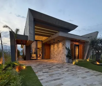 Casa de Condomínio com 4 Quartos à venda, 211m² no XANGRI-LÁ, Xangri-lá