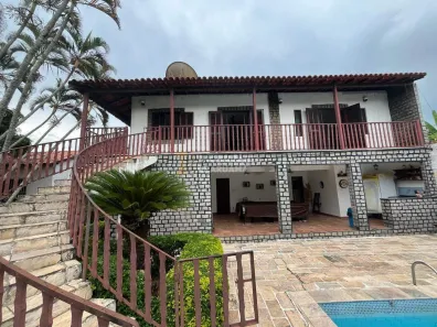 Casa com 8 Quartos à venda, 360m² no Hospício, Araruama