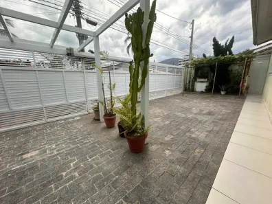 Casa com 3 Quartos à venda, 171m² no Flórida, Praia Grande