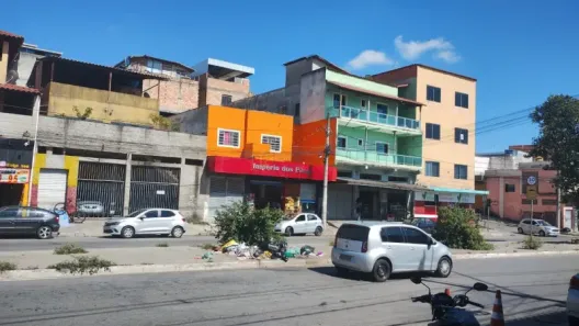 Casa com 2 Quartos à venda, 230m² no Oitis, Contagem