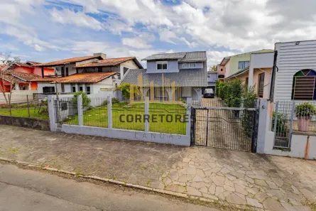 Sobrado com 4 Quartos à venda, 226m² no Igara, Canoas